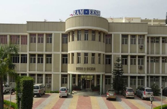 TOP 10 BEST ENGINEERING COLLEGE IN NOIDA