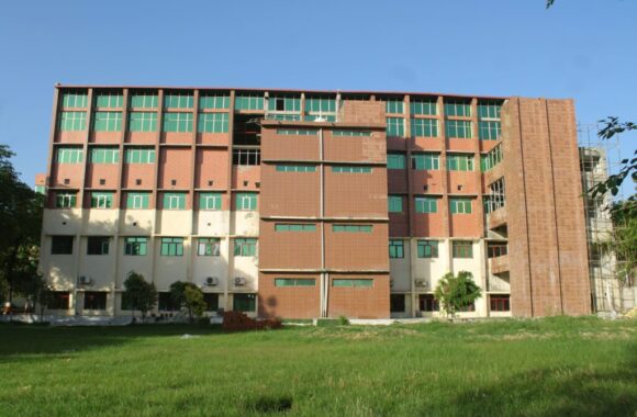 TOP 10 BEST ENGINEERING COLLEGE IN NOIDA