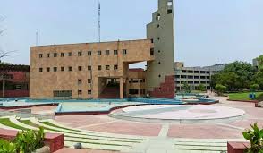 TOP 10 BEST ENGINEERING COLLEGE IN NOIDA