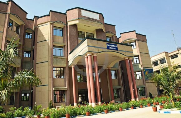 TOP 10 BEST ENGINEERING COLLEGE IN NOIDA