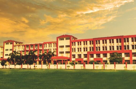 TOP 10 BEST ENGINEERING COLLEGE IN NOIDA
